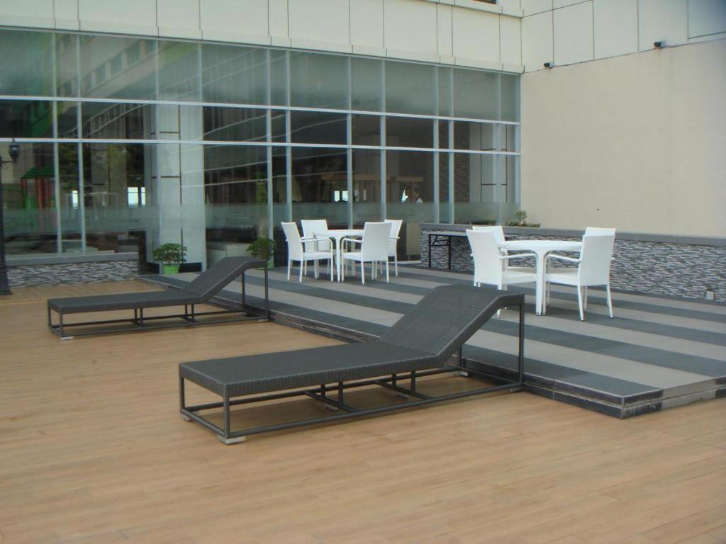 Ck Tanjungpinang Hotel And Convention Centre Exterior photo