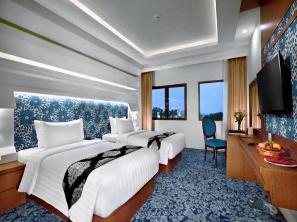 Ck Tanjungpinang Hotel And Convention Centre Exterior photo